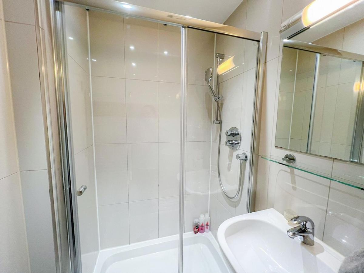 3 Bedroom Apartment With Private Terrace In Pimlico, Westminster, Victoria Londyn Zewnętrze zdjęcie