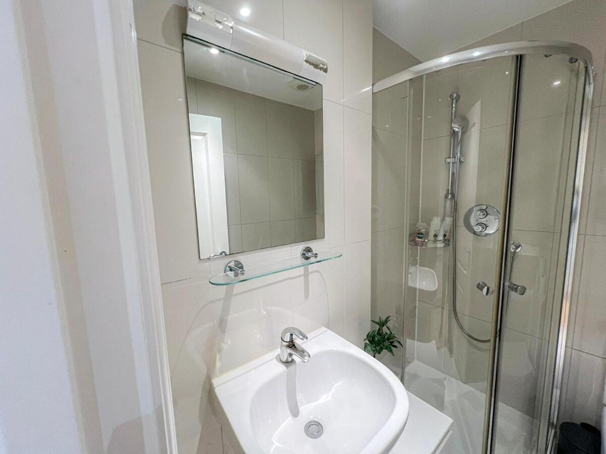 3 Bedroom Apartment With Private Terrace In Pimlico, Westminster, Victoria Londyn Zewnętrze zdjęcie
